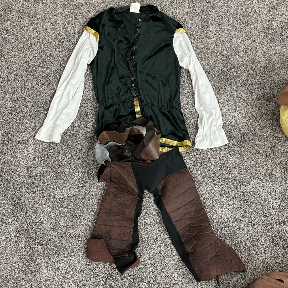 Men’s Pirate Costume (Large)